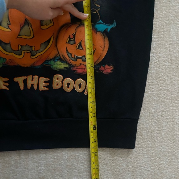 Vintage Halloween Winnie the Pooh Sweater - Picture 6 of 6